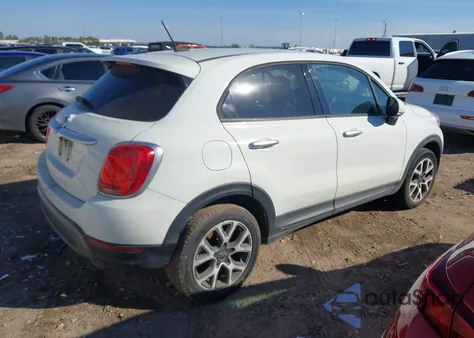 2016 Fiat 500X Trekking z USA, uszkodzony, nr VIN ZFBCFXCT9GP449451